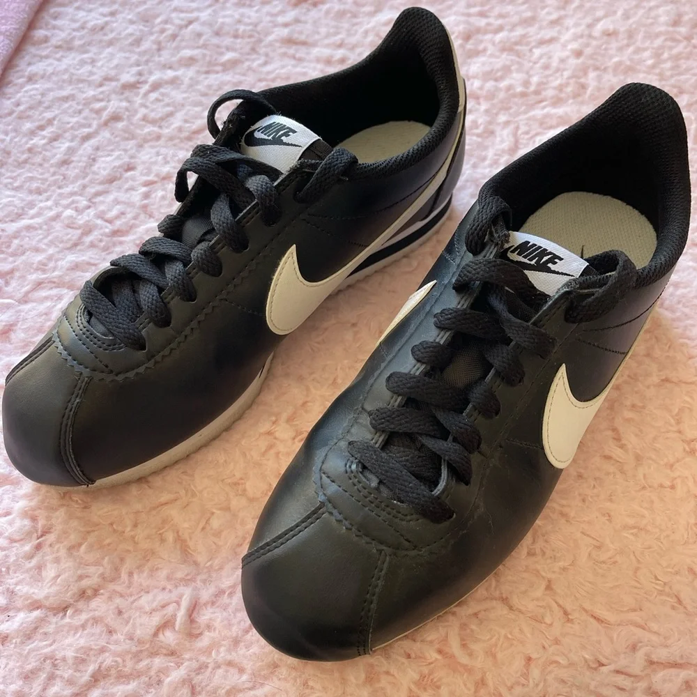 Nike Cortez Basic Leather Women’s Size 7.5 Black White 807471-010 no box - Picture 3 of 11